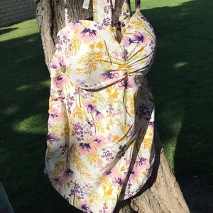 Old navy maternity bathing suit 👙